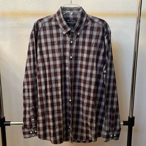 An AF Platinum shirt. Size XL. Made of 100% cotton. Gray and Red.